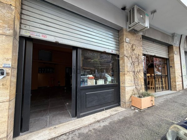 locale commerciale in vendita a Roma in zona Tor di Quinto