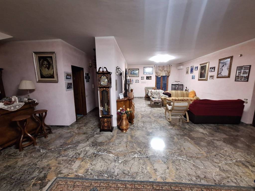 appartamento in vendita a Roma in zona Finocchio