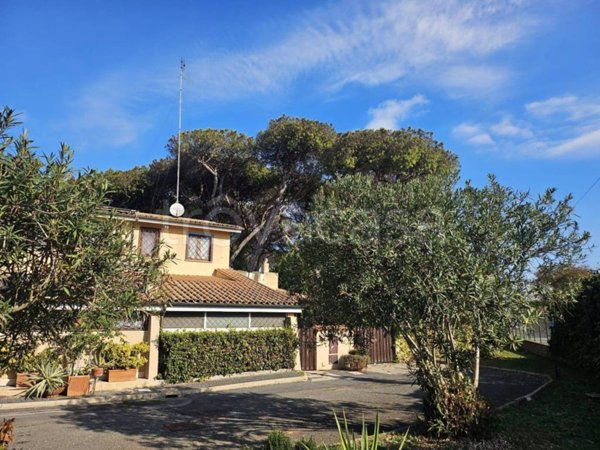 casa indipendente in vendita a Roma in zona Ostiense