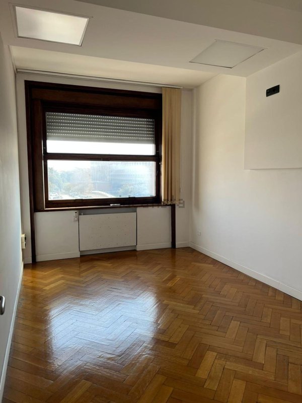 appartamento in vendita a Roma in zona Castro Pretorio