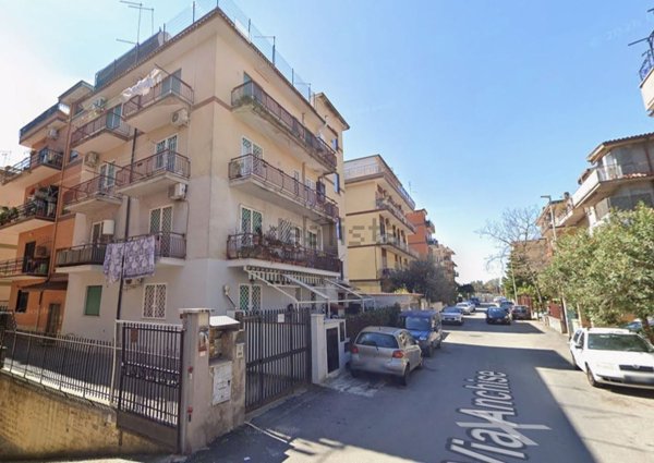 appartamento in vendita a Roma in zona Torre Angela