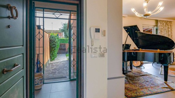 casa indipendente in vendita a Roma in zona Infernetto