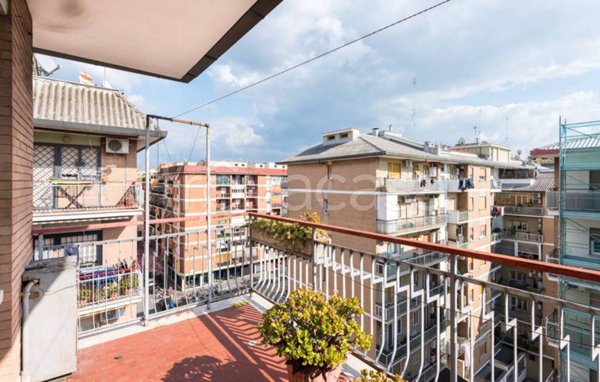 appartamento in vendita a Roma in zona Prenestino-Labicano