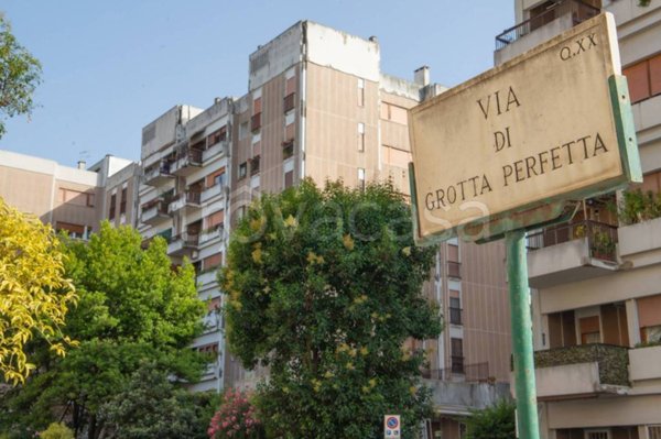 appartamento in vendita a Roma in zona Ardeatino