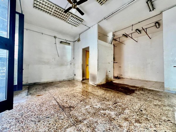 negozio in vendita a Roma in zona Appio Latino
