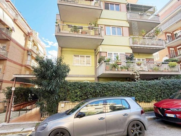 appartamento in vendita a Roma in zona Portuense