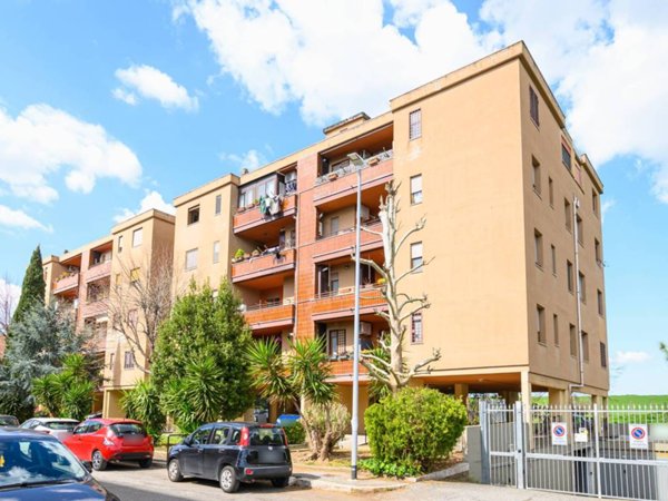 appartamento in vendita a Roma in zona Settecamini