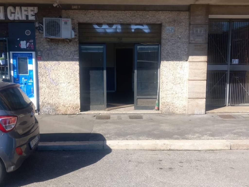 negozio in vendita a Roma in zona Pietralata