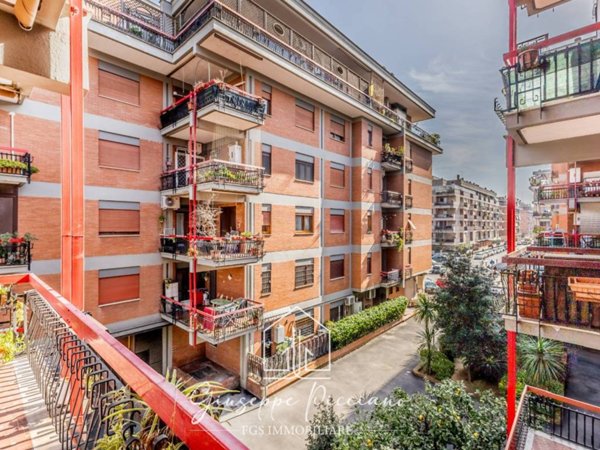 appartamento in vendita a Roma in zona Ostia