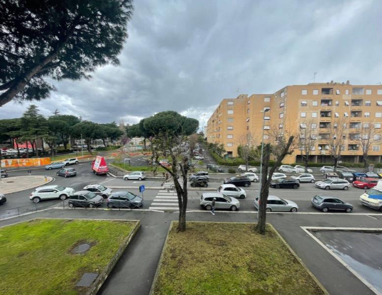 appartamento in vendita a Roma in zona Tor Bella Monaca