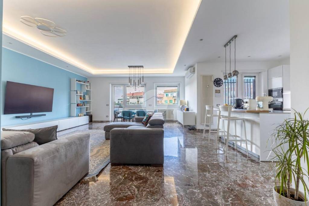 appartamento in vendita a Roma in zona Ardeatino