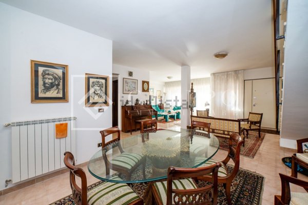 appartamento in vendita a Roma in zona EUR