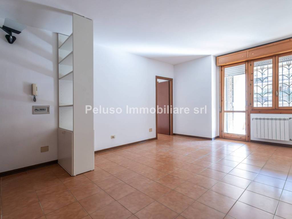 appartamento in vendita a Roma in zona Giuliano Dalmata