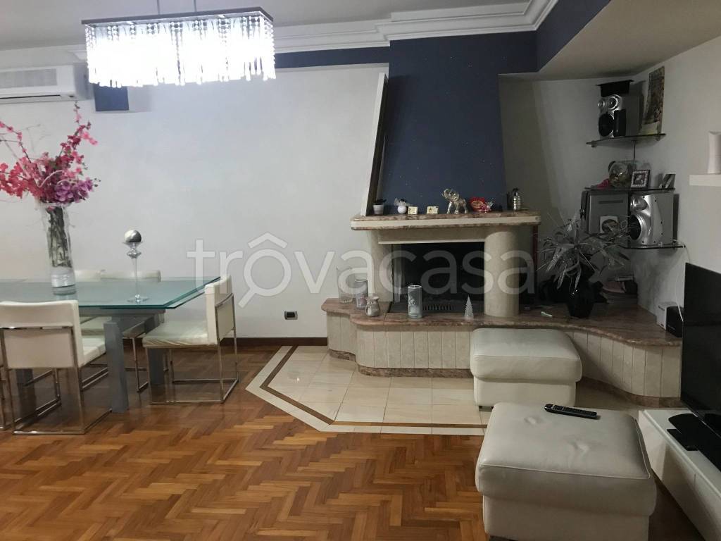 casa indipendente in vendita a Roma in zona Casal Morena