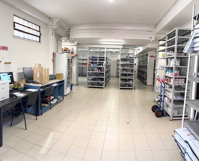 locale commerciale in vendita a Roma in zona Gianicolense