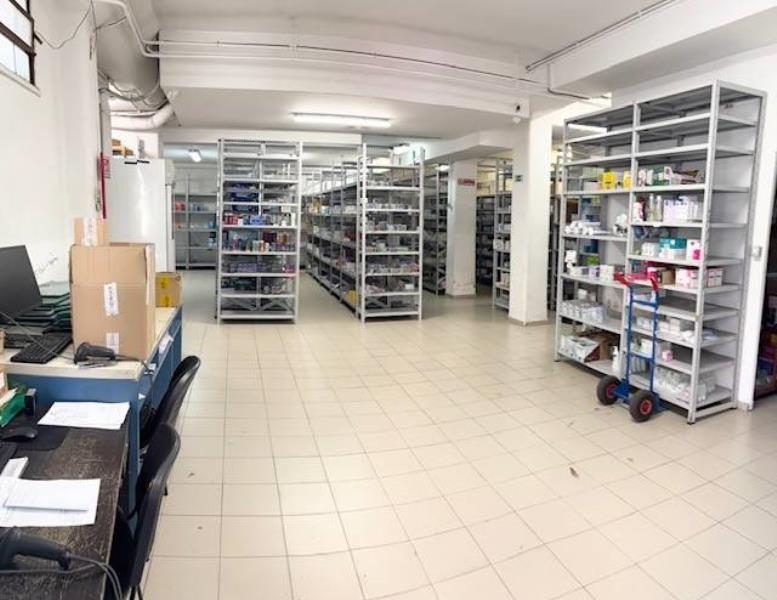 locale commerciale in vendita a Roma in zona Gianicolense