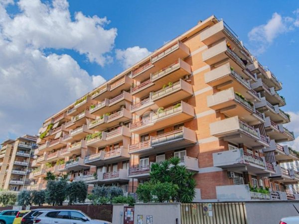 appartamento in vendita a Roma in zona EUR