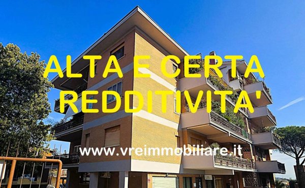 negozio in vendita a Roma in zona Tomba di Nerone