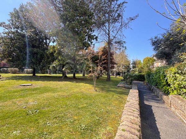 appartamento in vendita a Roma in zona Corviale