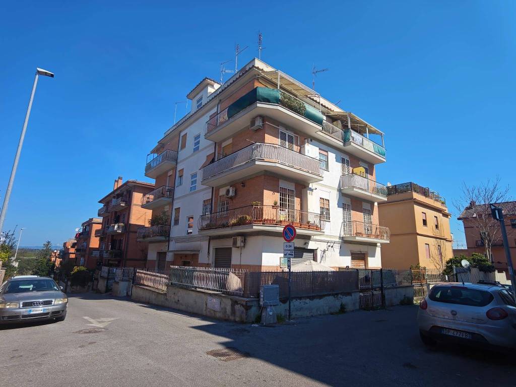 appartamento in vendita a Roma in zona Grottarossa