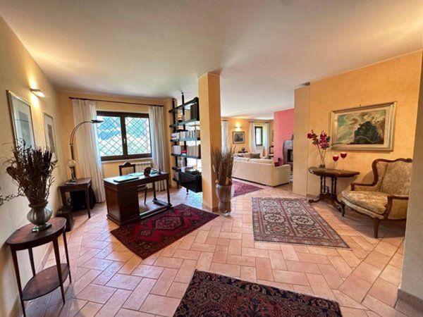 casa indipendente in vendita a Roma in zona Massimina/Casal Lumbroso