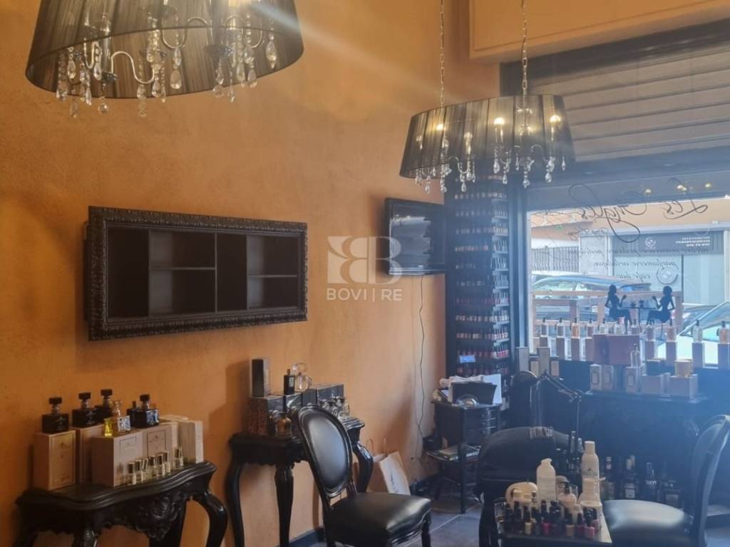 negozio in vendita a Roma in zona Tor di Quinto