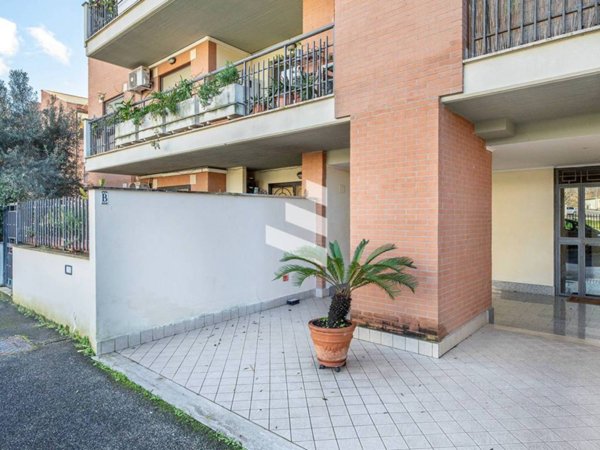 appartamento in vendita a Roma in zona Massimina/Casal Lumbroso