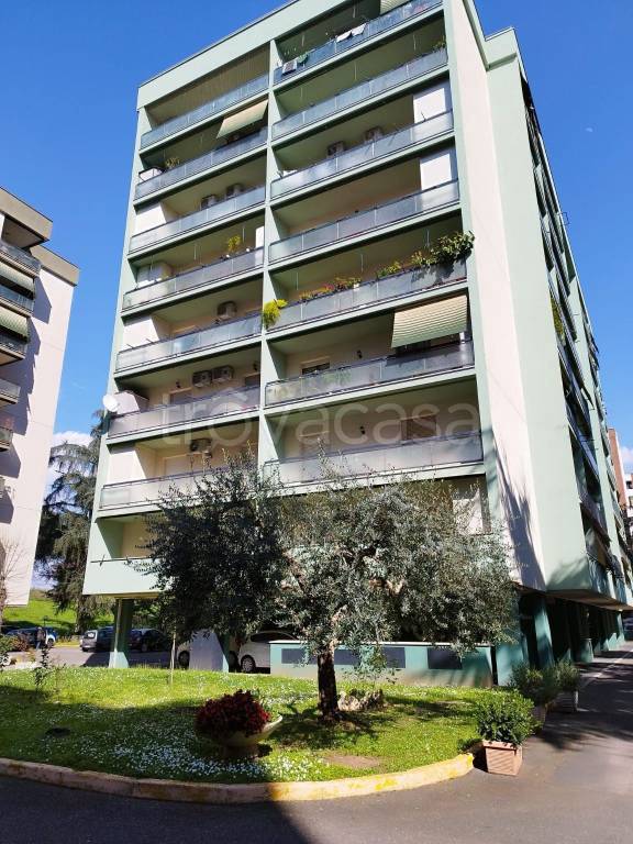 appartamento in vendita a Roma in zona Torre Maura