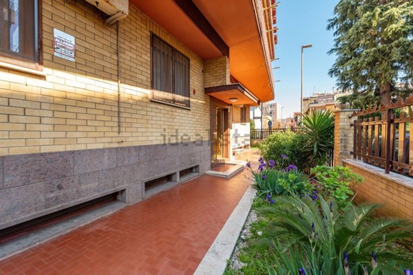 appartamento in vendita a Roma in zona Spinaceto