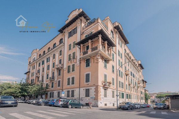 appartamento in vendita a Roma in zona Tuscolano