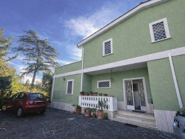 casa indipendente in vendita a Roma in zona Infernetto
