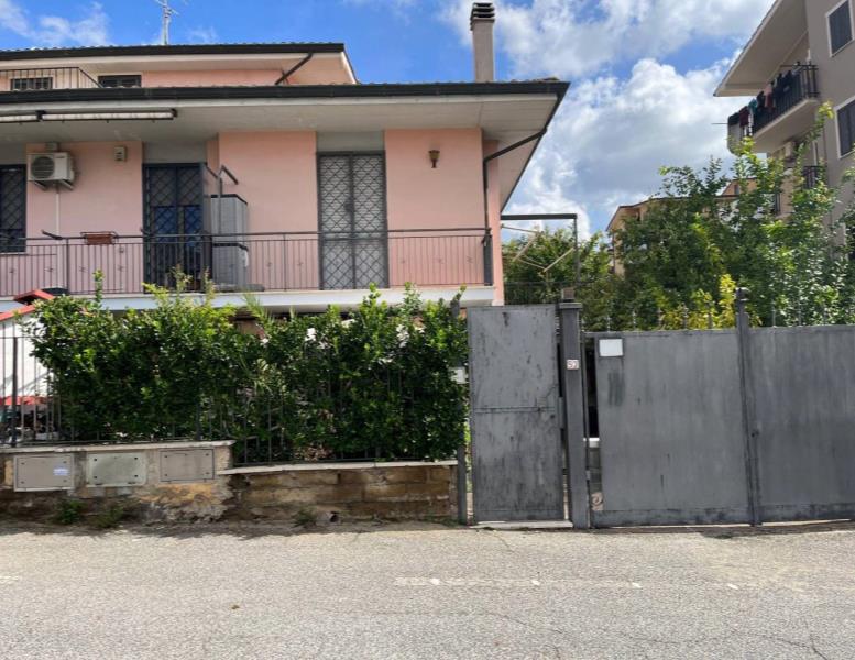 appartamento in vendita a Roma in zona Borghesiana