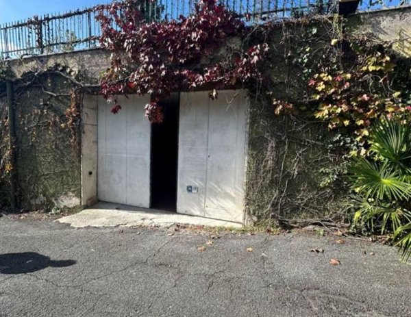 casa indipendente in vendita a Roma in zona Massimina/Casal Lumbroso