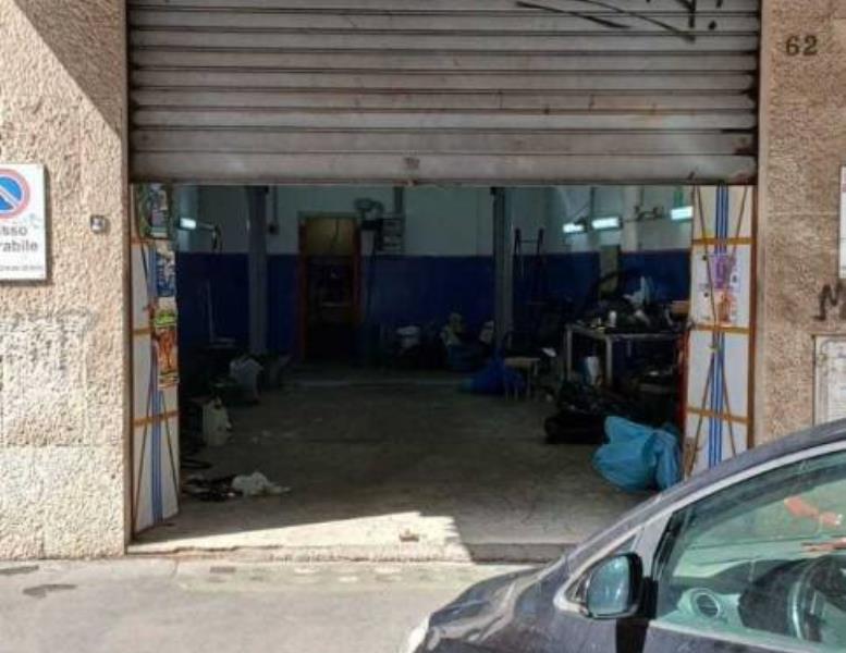 locale commerciale in vendita a Roma in zona Collatino