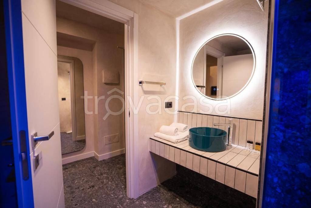 negozio in vendita a Roma in zona Salario