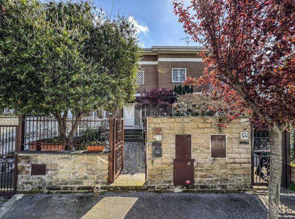casa indipendente in vendita a Roma in zona Axa