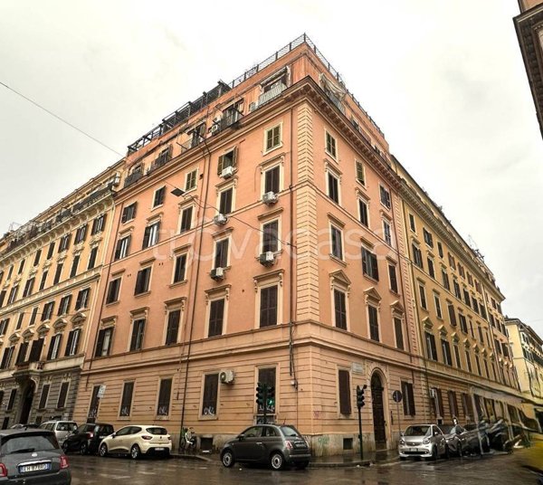 appartamento in vendita a Roma in zona Castro Pretorio