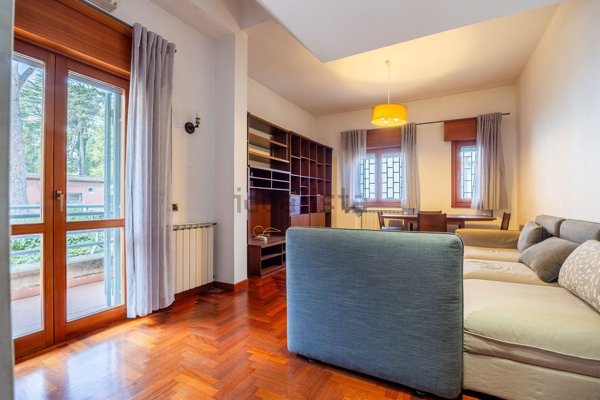 appartamento in vendita a Roma in zona Tomba di Nerone