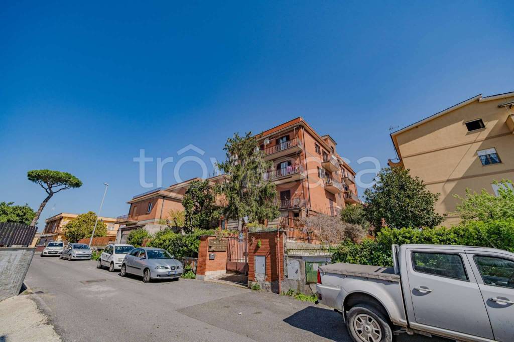 appartamento in vendita a Roma in zona Labaro
