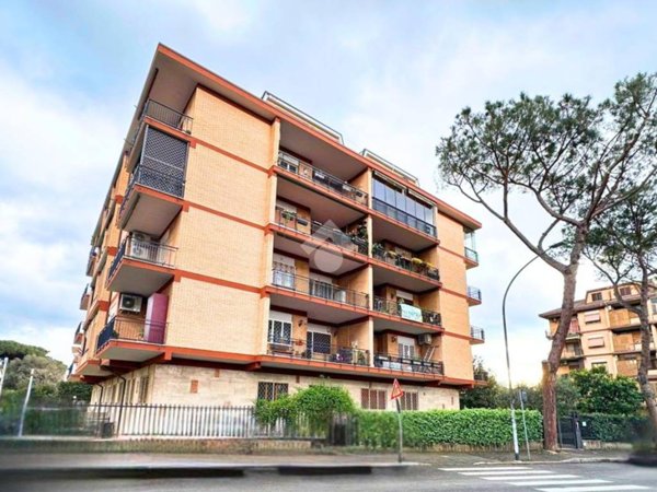 appartamento in vendita a Roma in zona Mostacciano