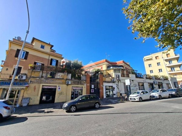 negozio in vendita a Roma in zona Gianicolense