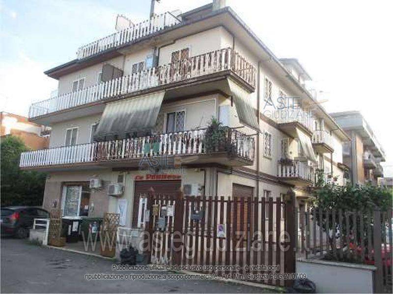 appartamento in vendita a Roma in zona Finocchio