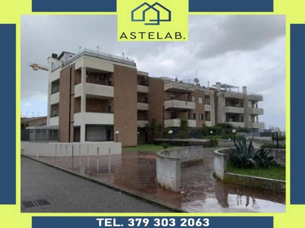 appartamento in vendita a Roma in zona Castelverde