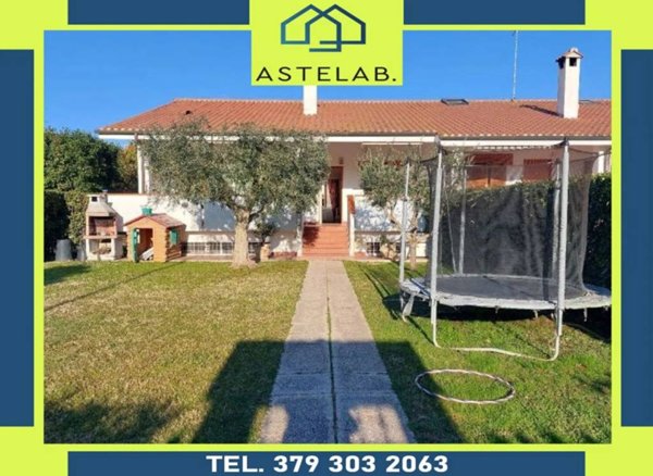 appartamento in vendita a Roma in zona Infernetto