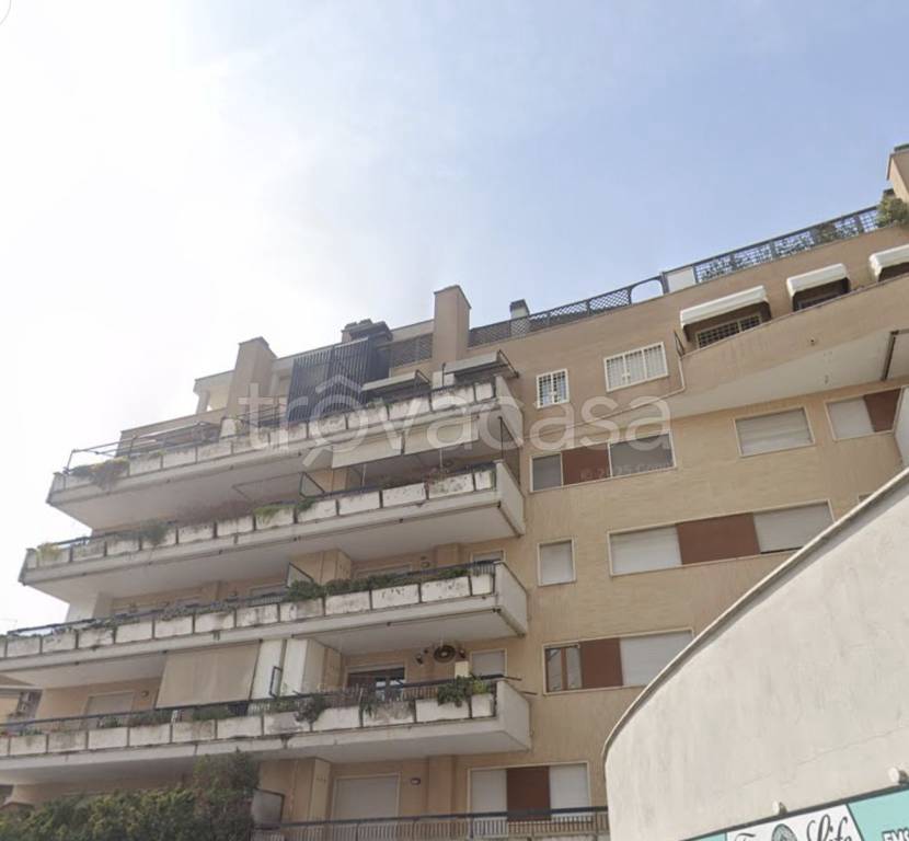 appartamento in vendita a Roma in zona Ostia