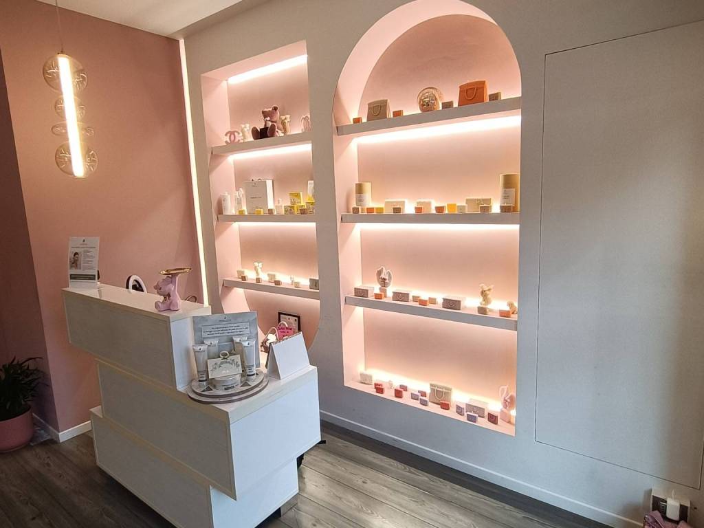 negozio in vendita a Roma in zona Tor di Quinto