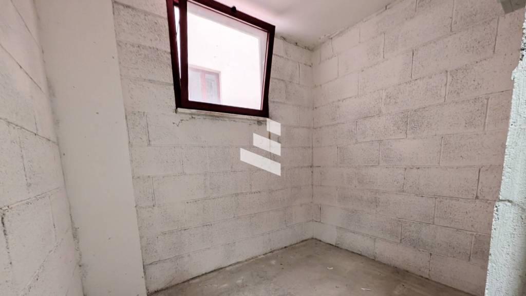 locale commerciale in vendita a Roma in zona Ostiense