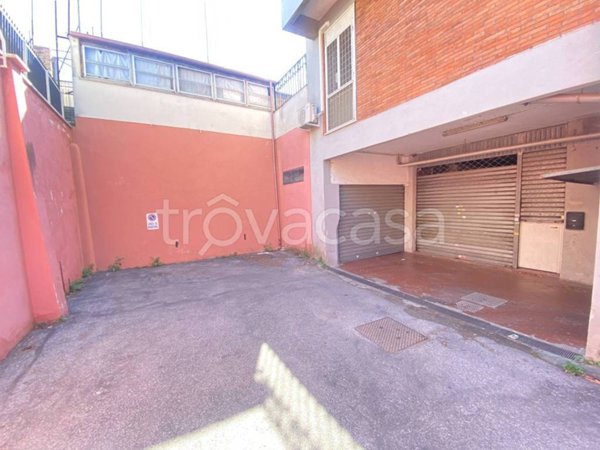 negozio in vendita a Roma in zona La Pisana
