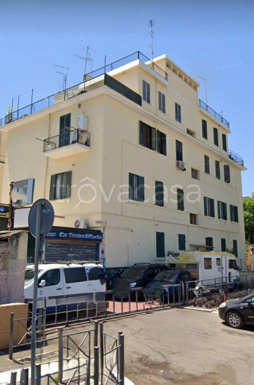 appartamento in vendita a Roma in zona Prenestino-Labicano