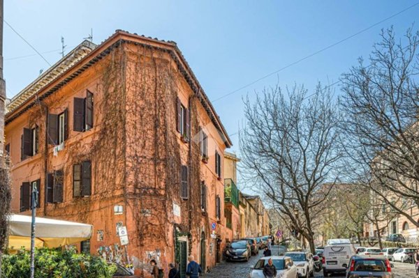 appartamento in vendita a Roma in zona Trastevere